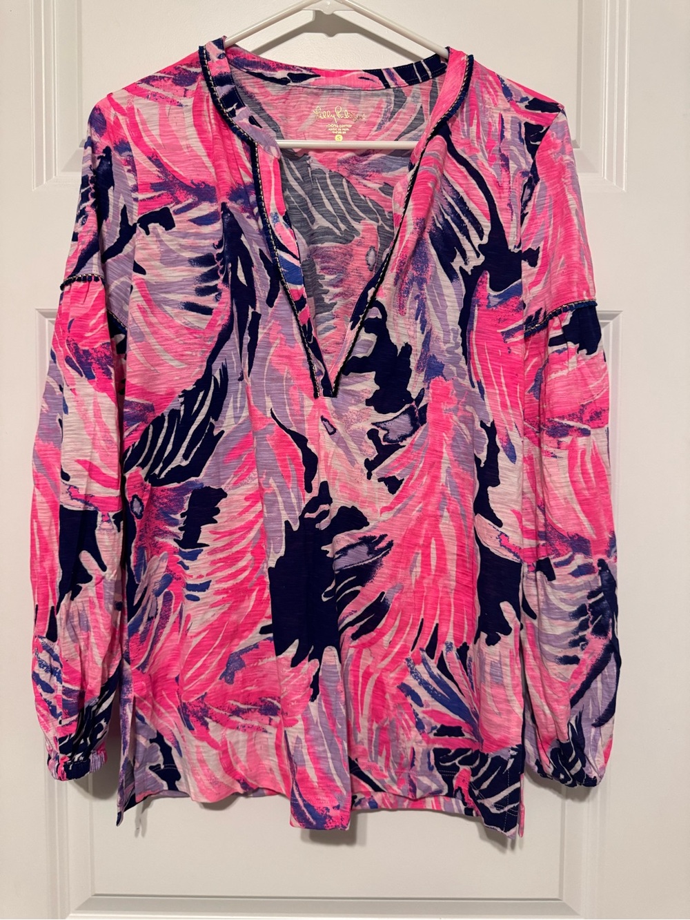 Lilly Pulitzer Pink & Navy Printed V-Neck Women’s Top. mini tassel detail.